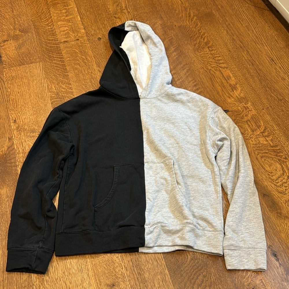 Sunday Steven’s Women’s Sweatshirt Grey and Black Size Small